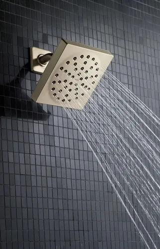 Vista 2 de Moen S6340EP15BN Eco-Performance - Cabezal de ducha cuadrado de una sola función de 90 grados con tecnología de inmersión a un caudal de 1.5 GPM, 6