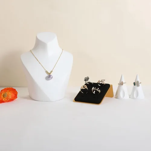 Vista 8 de GemeShou Soporte de anillo de joyería negro para mujeres, exhibición de anillo minorista, organizador de almacenamiento de anillo de terciopelo