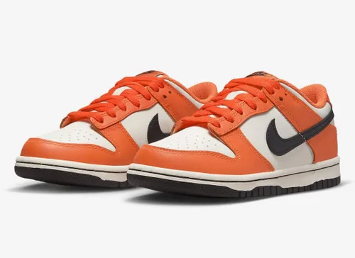 Vista 313 de Nike Kid's Dunk Low Sneaker