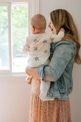 Vista 18 de ZippyJamz - Pijama orgánica para bebé con pies y cremallera para cambiar pañales fácil y rápido
