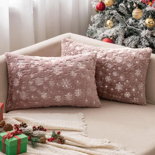 Vista 9 de MIULEE - Juego de 2 fundas de cojín decorativas de Navidad, hechas de piel sintética suave con copos de nieve plateados y brillantina, para Verde