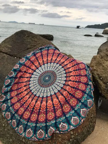 Vista 2 de Tapiz Raajsee de pared, diseño de mandala Azul Naranja