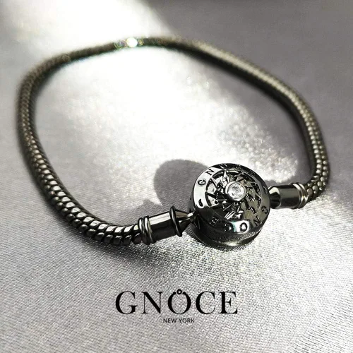 Vista 4 de GNOCE Pulsera de plata de ley 925 con colgante de calavera y cadena de seguridad con cierre (7.9)